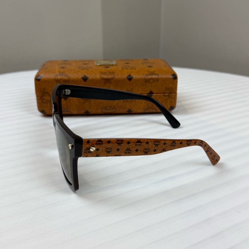 MCM 經典方形太陽鏡盒及配套墨鏡-11