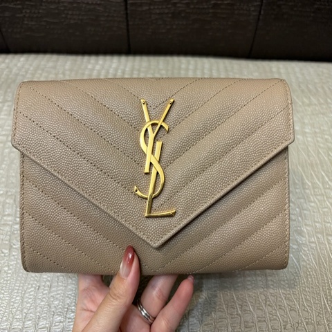 YSL 奶茶魚子醬牛皮金釦下蓋長夾