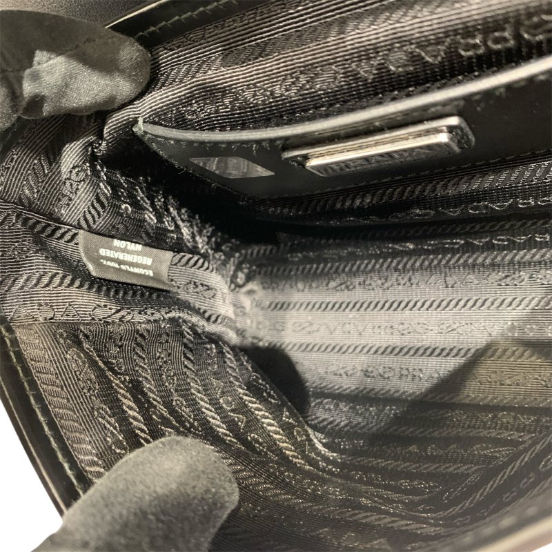 PRADA 普拉達 ECONYL 再生尼龍 側背包 手機包 黑色 銀釦-10