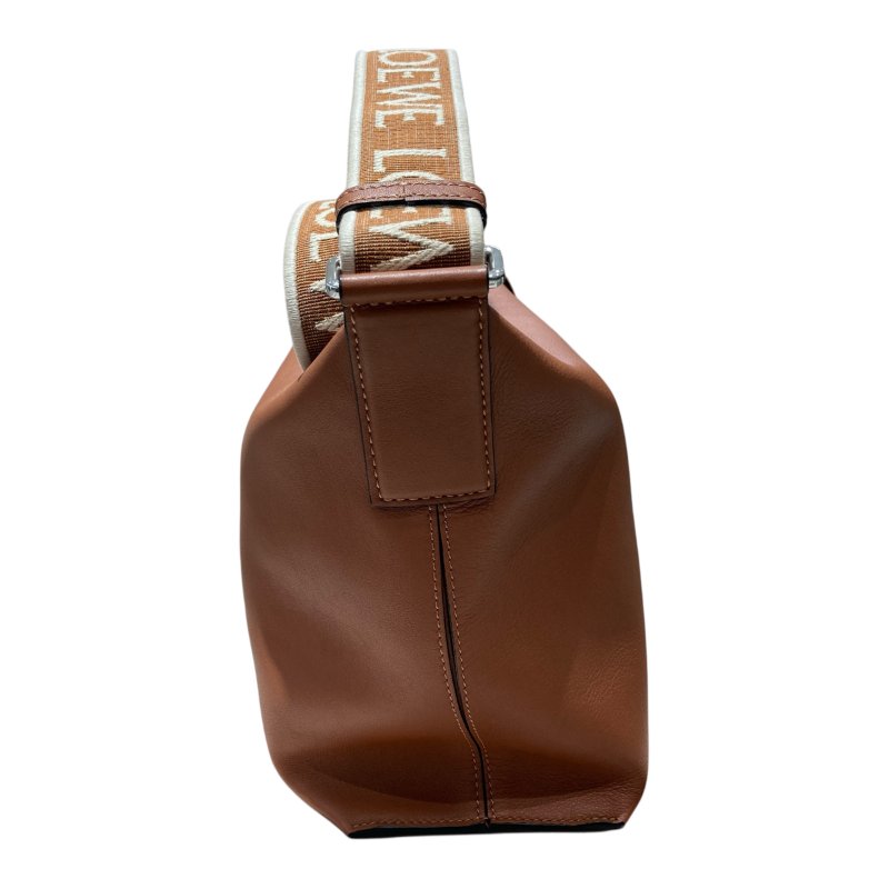 LOEWE CUBI 背帶LOGO側背包 棕色-4