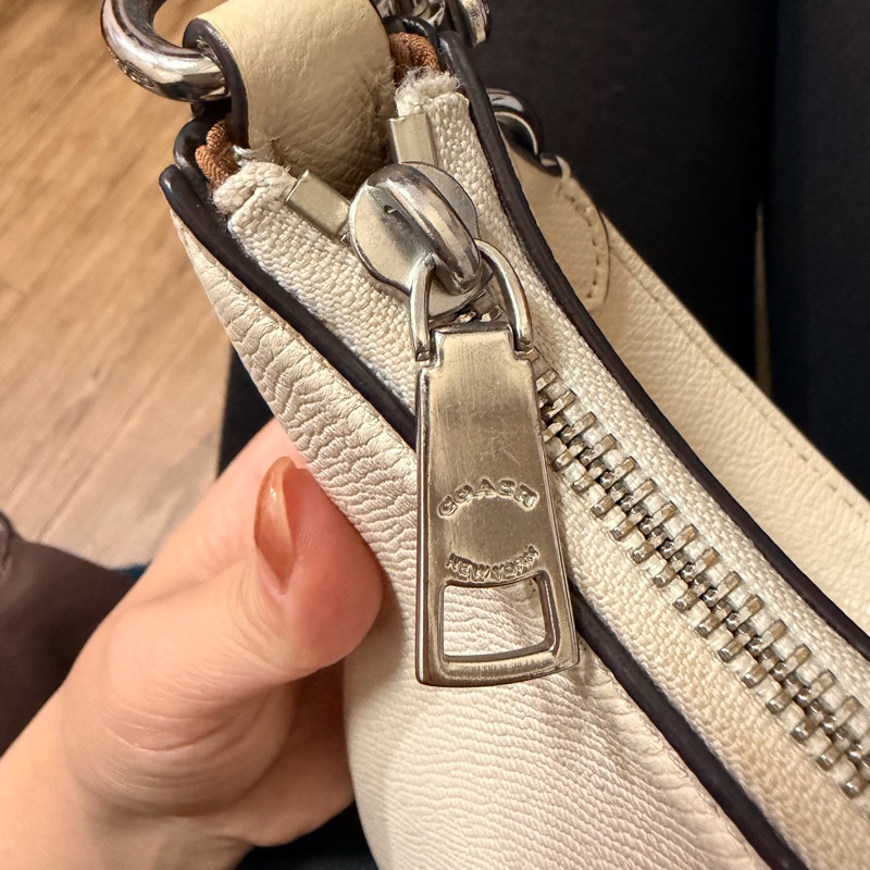 Coach Cary 單肩包 荔枝紋皮革 象牙白 附兩款肩袋-2