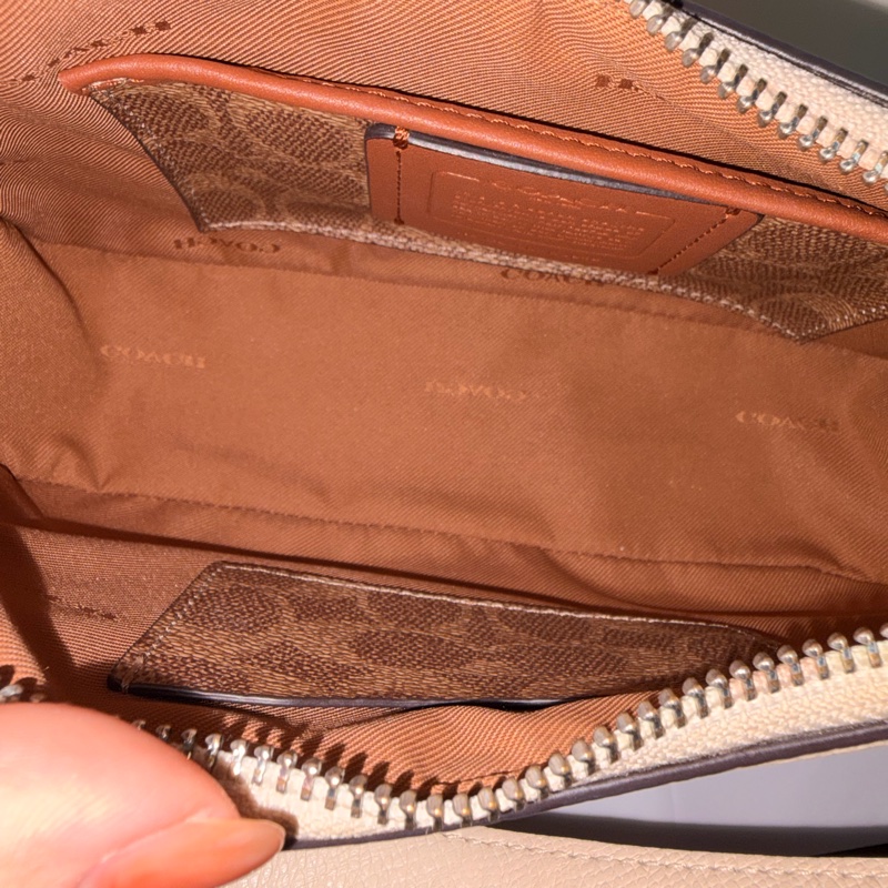 Coach Cary 單肩包 荔枝紋皮革 象牙白 附兩款肩袋-6