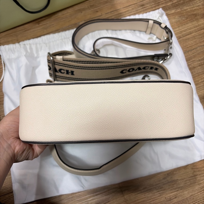 Coach Cary 單肩包 荔枝紋皮革 象牙白 附兩款肩袋-15