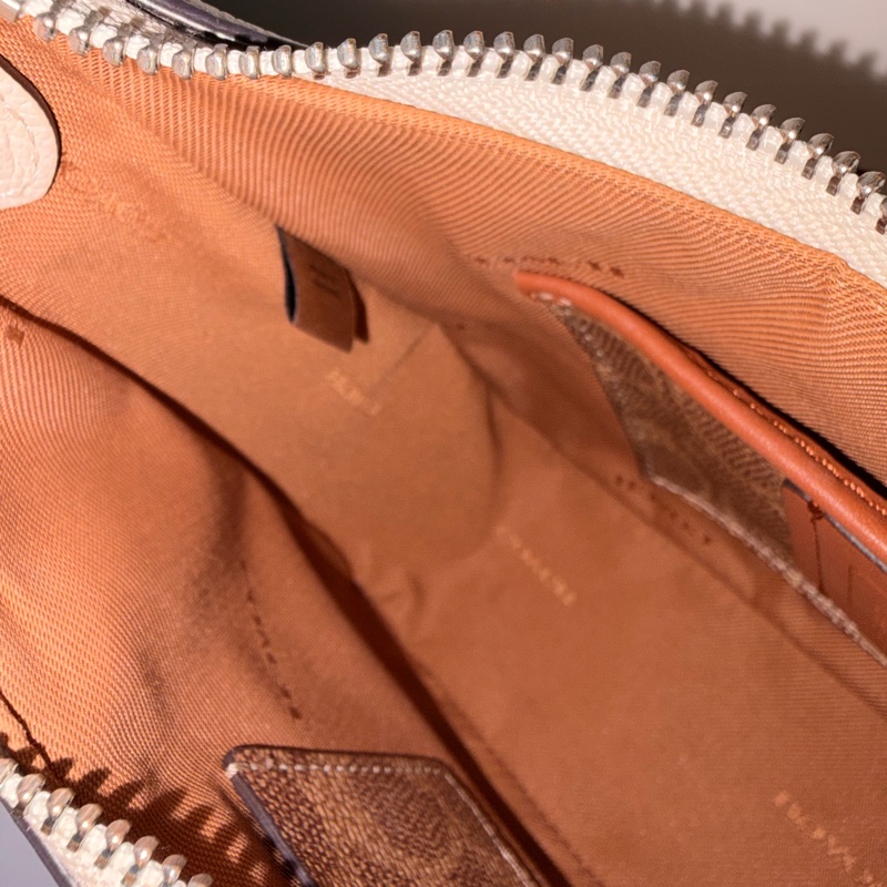 Coach Cary 單肩包 荔枝紋皮革 象牙白 附兩款肩袋-17