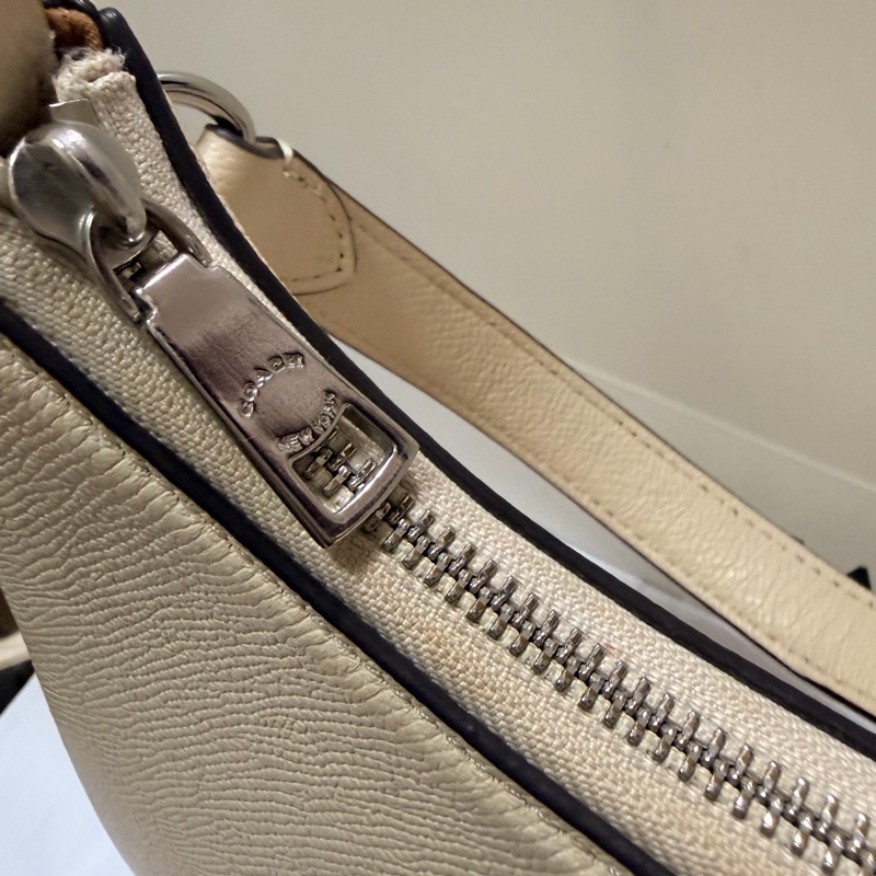 Coach Cary 單肩包 荔枝紋皮革 象牙白 附兩款肩袋-19