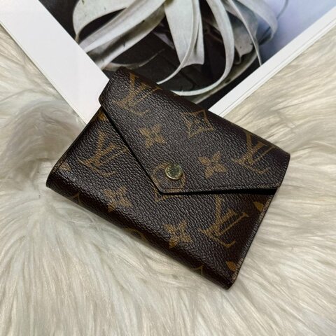 LV 經典老花三折短夾