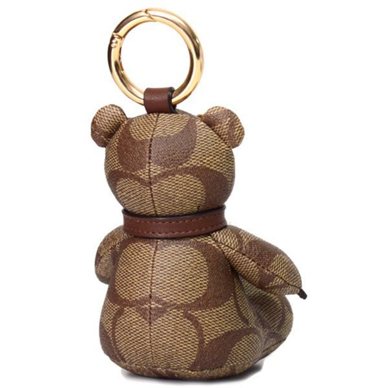 【COACH】經典LOGO皮革小熊坐姿吊飾-卡其駝-1