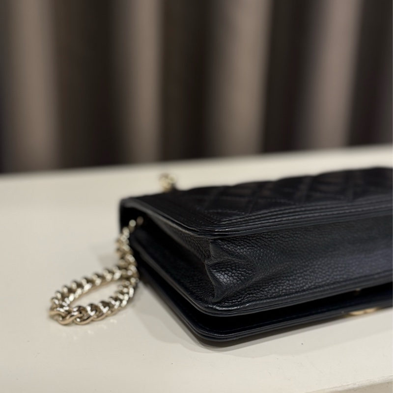 CHANEL香奈兒BOYWOC金色牛皮金鏈肩背包-3