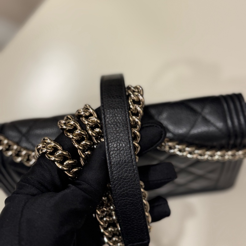 CHANEL香奈兒BOYWOC金色牛皮金鏈肩背包-9