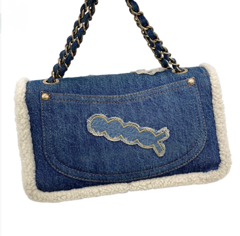 「JL精品代購」 98新 Chanel走秀款羊羔毛牛仔埃及楔形文字刺繡系列CF雙鏈條翻蓋包-5