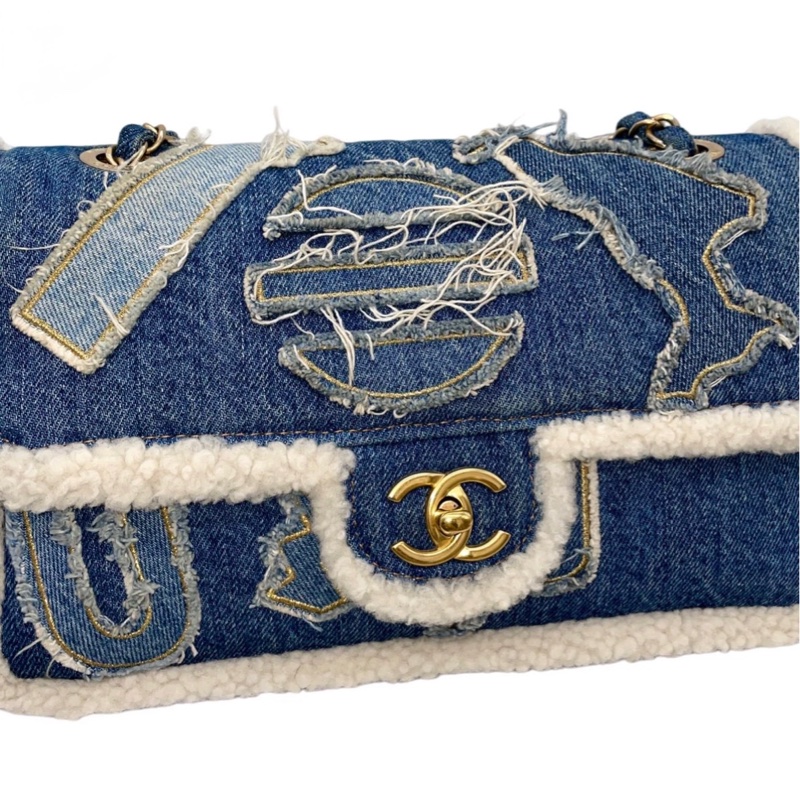 「JL精品代購」 98新 Chanel走秀款羊羔毛牛仔埃及楔形文字刺繡系列CF雙鏈條翻蓋包-6