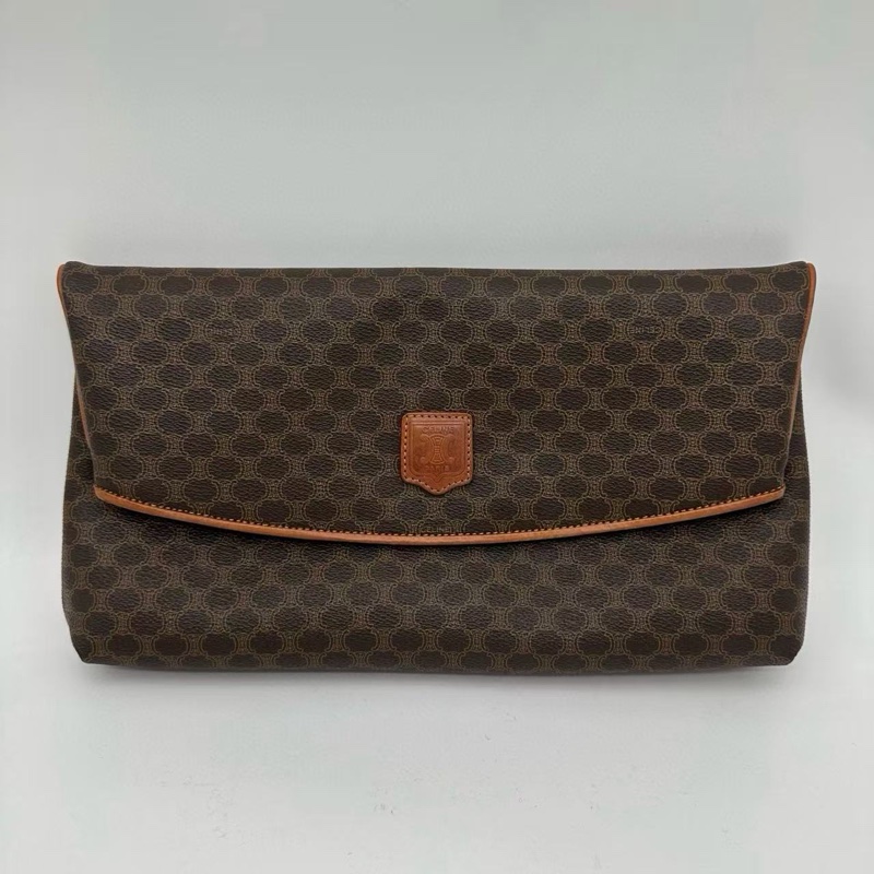 「JL精品代購」 9新 celine老花棕色手拿包-0