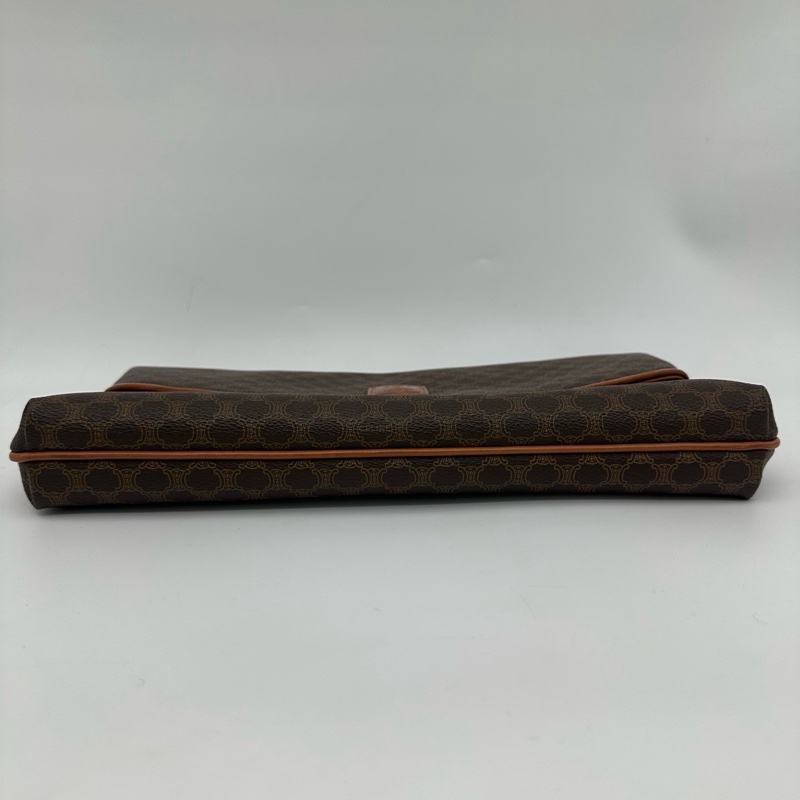 「JL精品代購」 9新 celine老花棕色手拿包-6