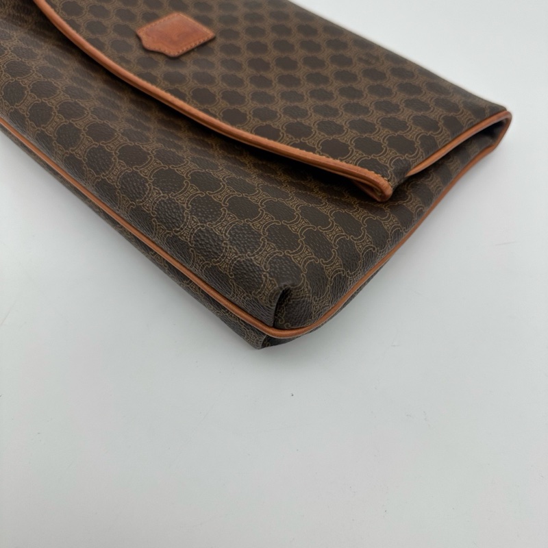 「JL精品代購」 9新 celine老花棕色手拿包-8