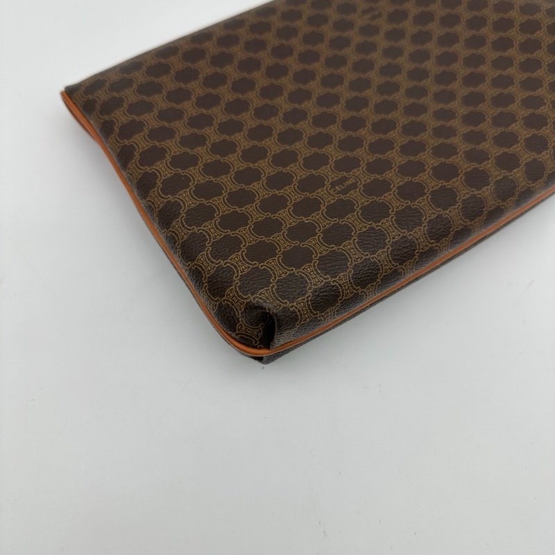 「JL精品代購」 9新 celine老花棕色手拿包-9