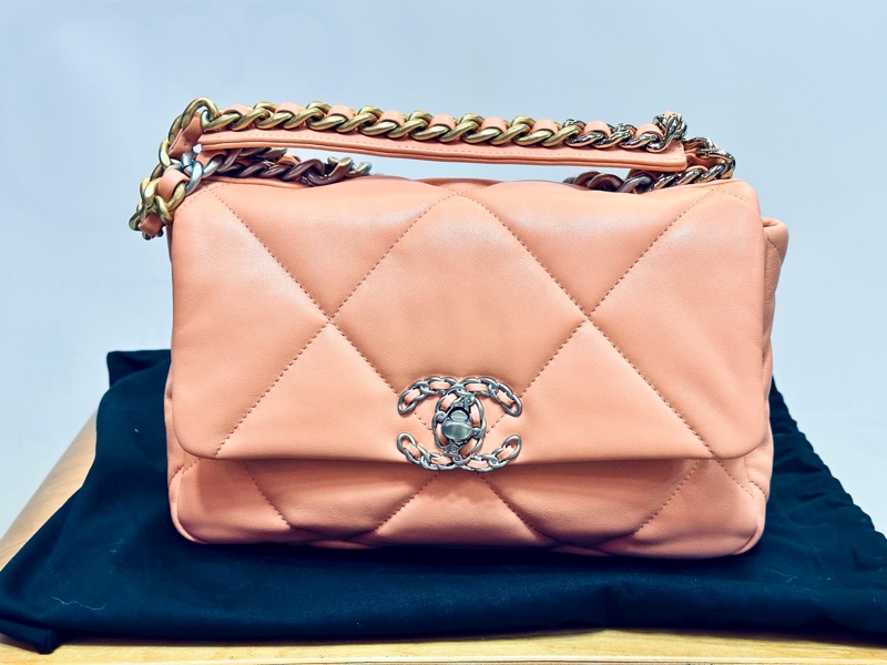 CHANEL 成色基本全新 粉金19bag小號肩背斜背包26*16*7.5 配件塵袋-0