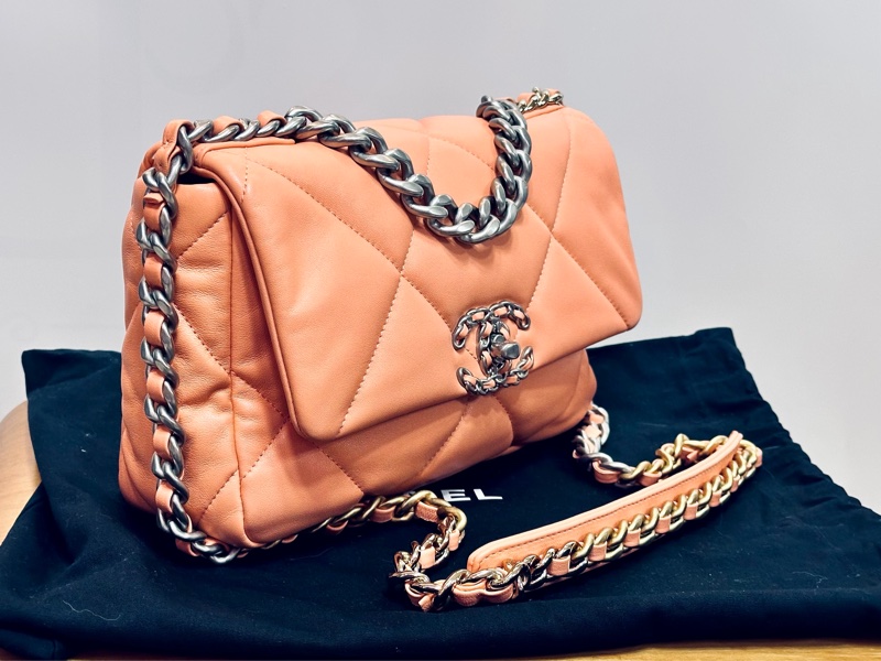 CHANEL 成色基本全新 粉金19bag小號肩背斜背包26*16*7.5 配件塵袋-3