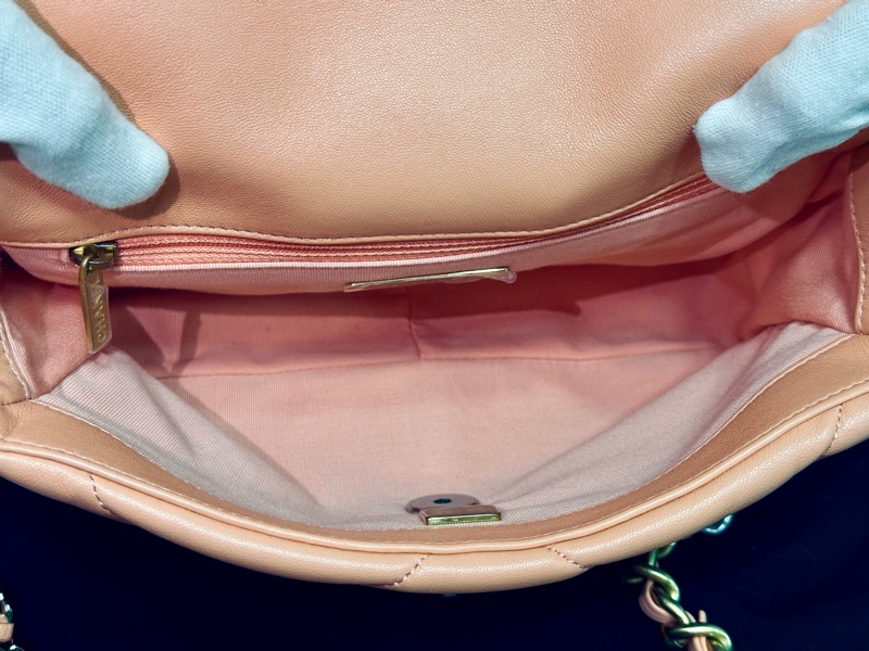 CHANEL 成色基本全新 粉金19bag小號肩背斜背包26*16*7.5 配件塵袋-7