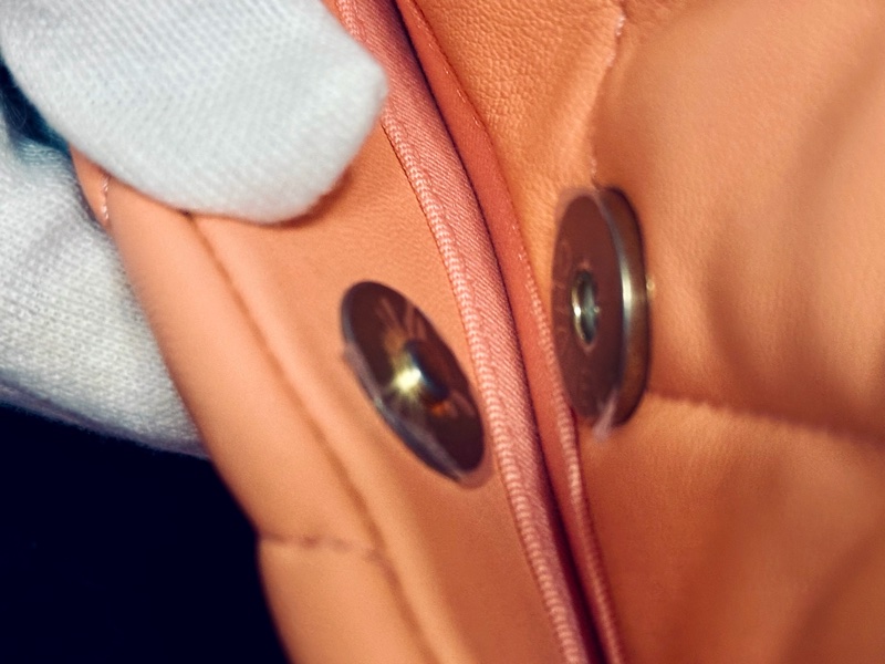 CHANEL 成色基本全新 粉金19bag小號肩背斜背包26*16*7.5 配件塵袋-21