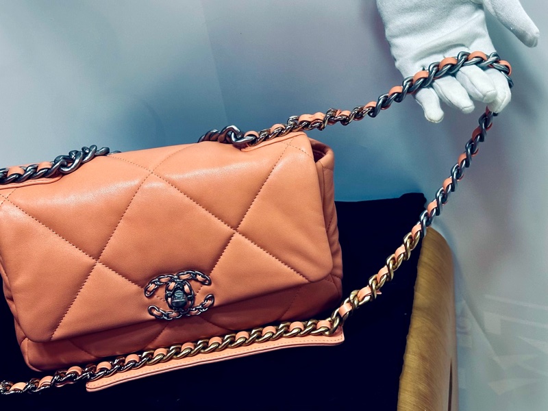 CHANEL 成色基本全新 粉金19bag小號肩背斜背包26*16*7.5 配件塵袋-24