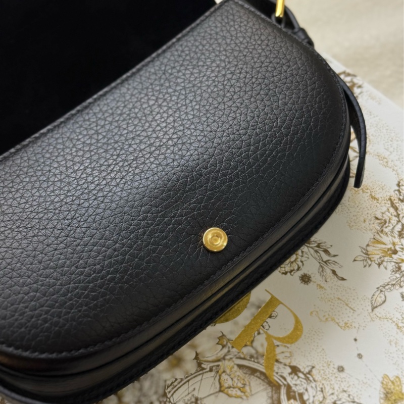 （全新閒置）Dior 2025新款 Bobby 斜背包-8