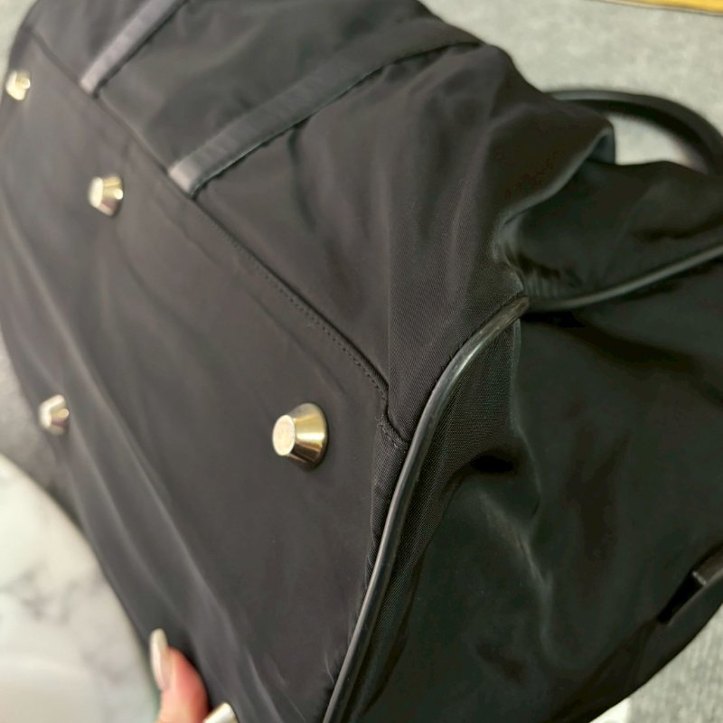 Prada尼龍旅行袋-11