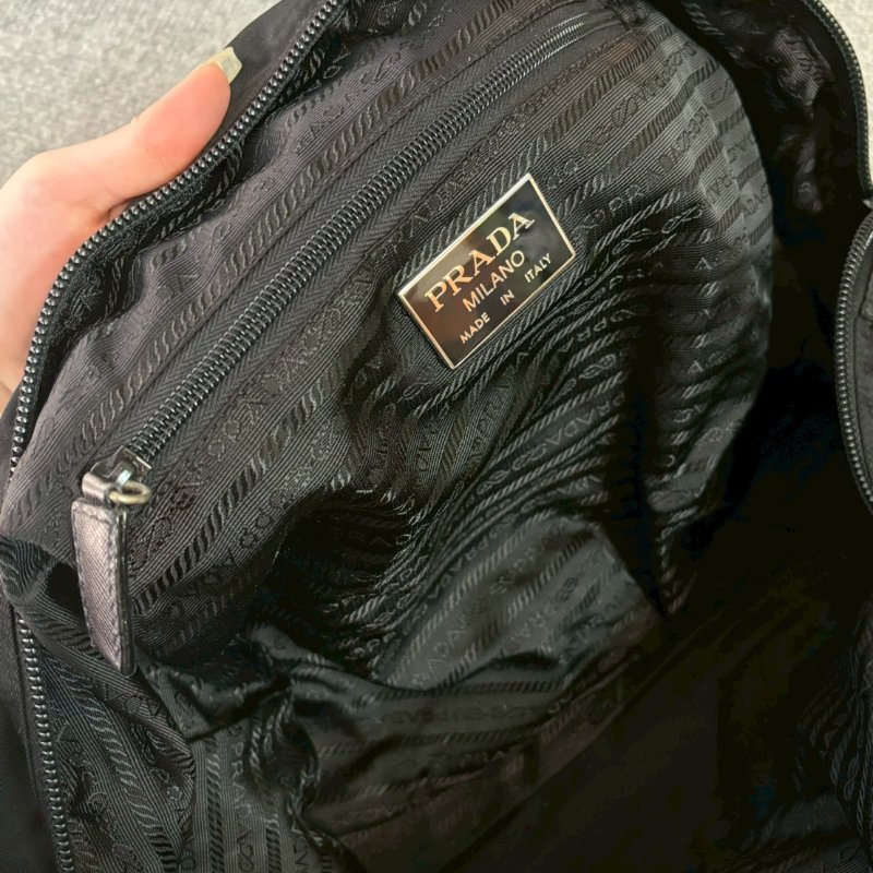 Prada尼龍旅行袋-15