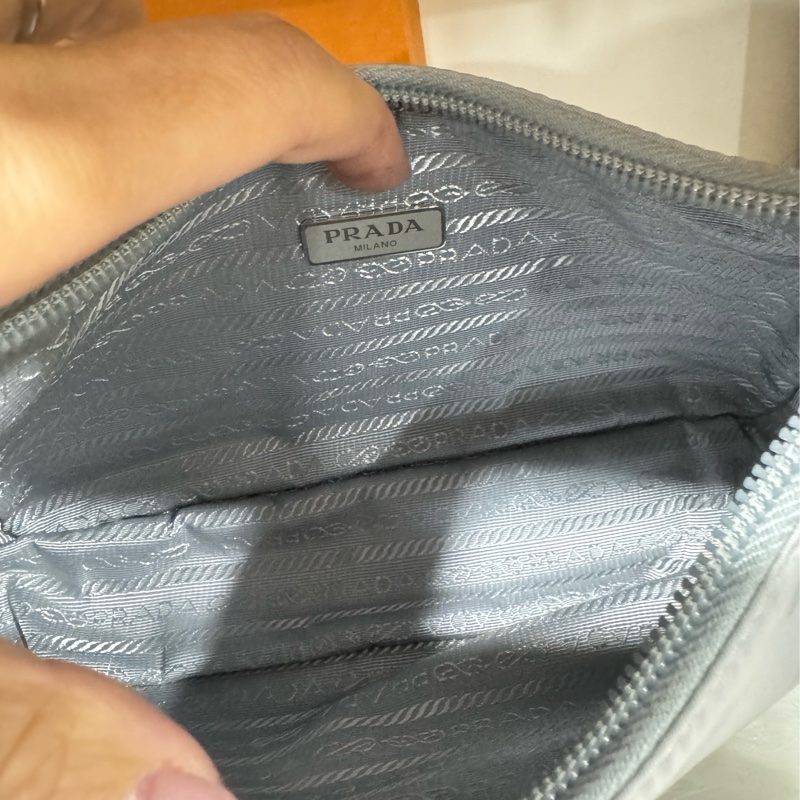 Prada hobo 腋下包-9