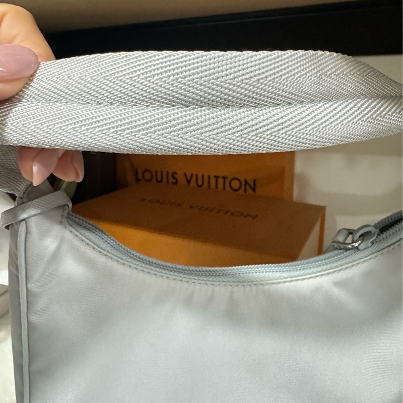 Prada hobo 腋下包-10