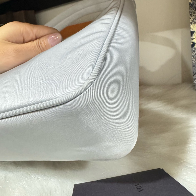 Prada hobo 腋下包-12