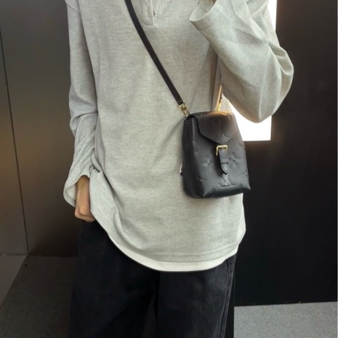 lv tiny 全皮壓紋小書包