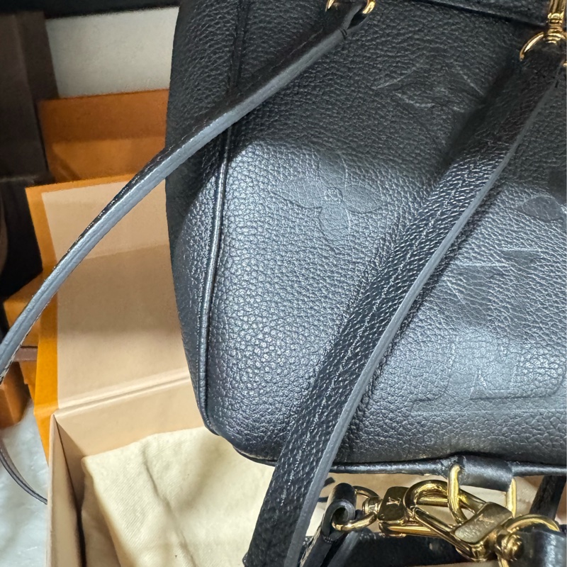 lv tiny 全皮壓紋小書包-7