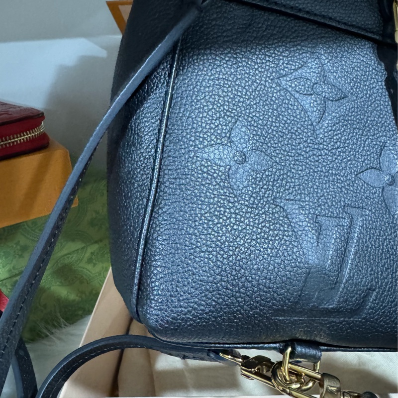 lv tiny 全皮壓紋小書包-15