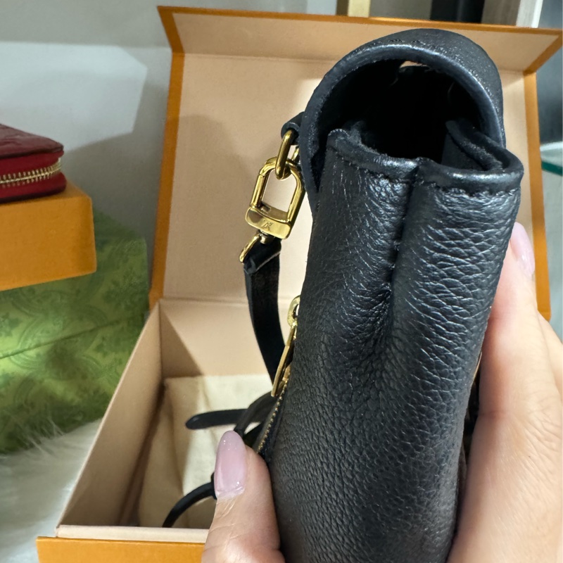 lv tiny 全皮壓紋小書包-21