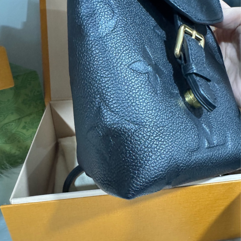 lv tiny 全皮壓紋小書包-22