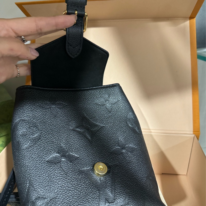 lv tiny 全皮壓紋小書包-34