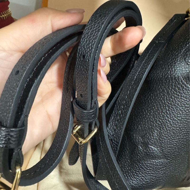 lv tiny 全皮壓紋小書包-36