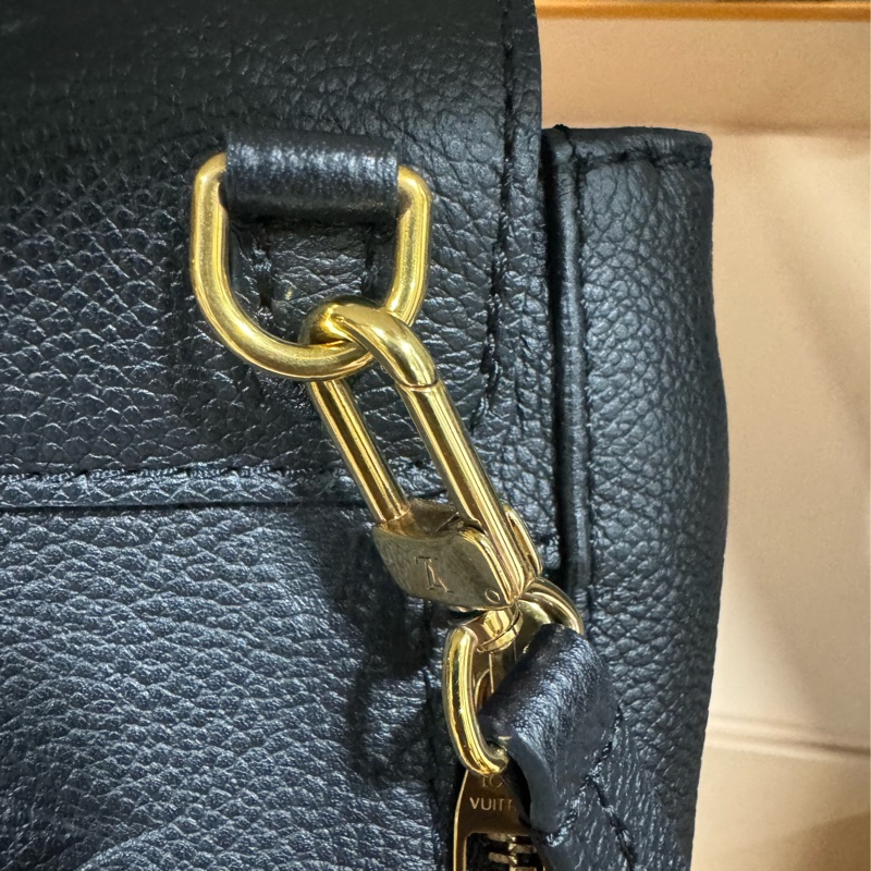 lv tiny 全皮壓紋小書包-44