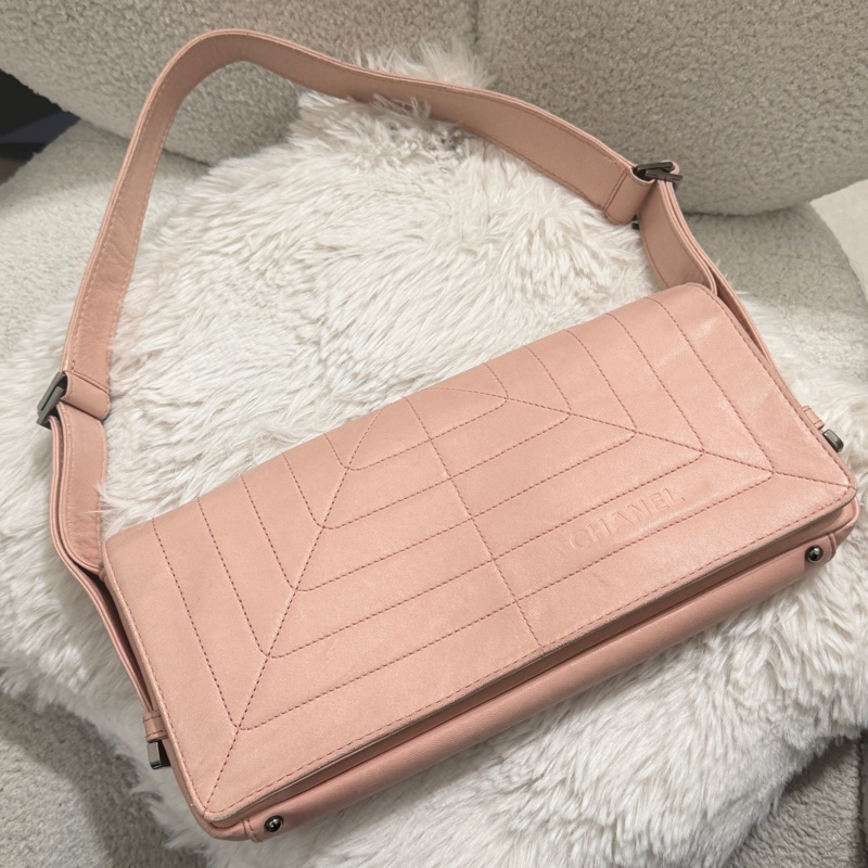 Chanel 中古香奈兒粉色羊皮肩背包腋下包法棍包冰格包-0