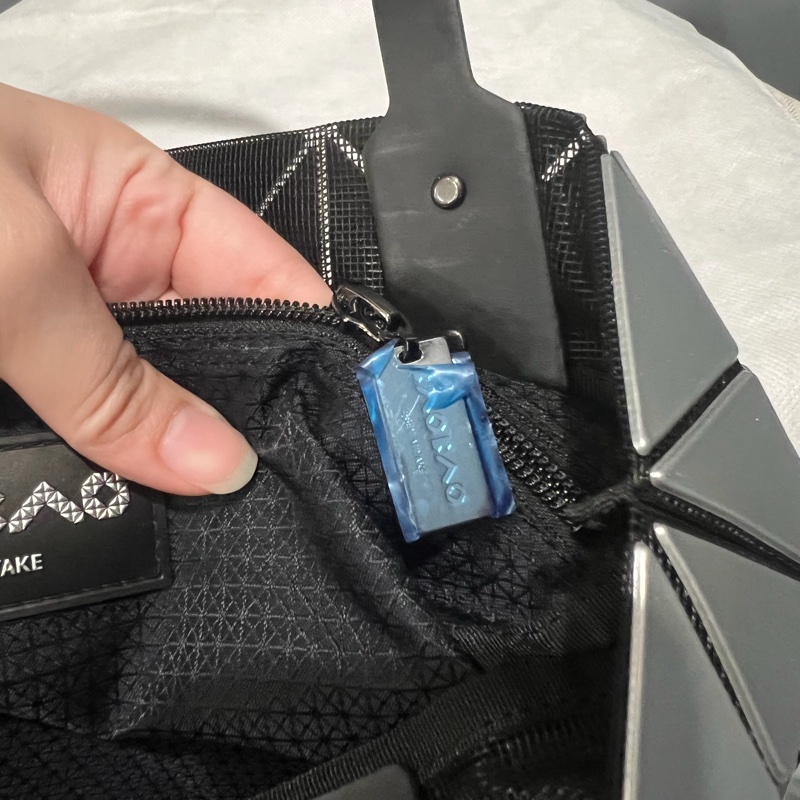 Issey miyake 三宅一生 6X6 BAO BAO包 手提包 肩背包 銀色-4