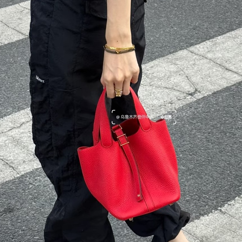 明艷動人😍低價出超划算🆕Hermes愛馬仕蕃茄紅銀扣菜籃子18手提包-1