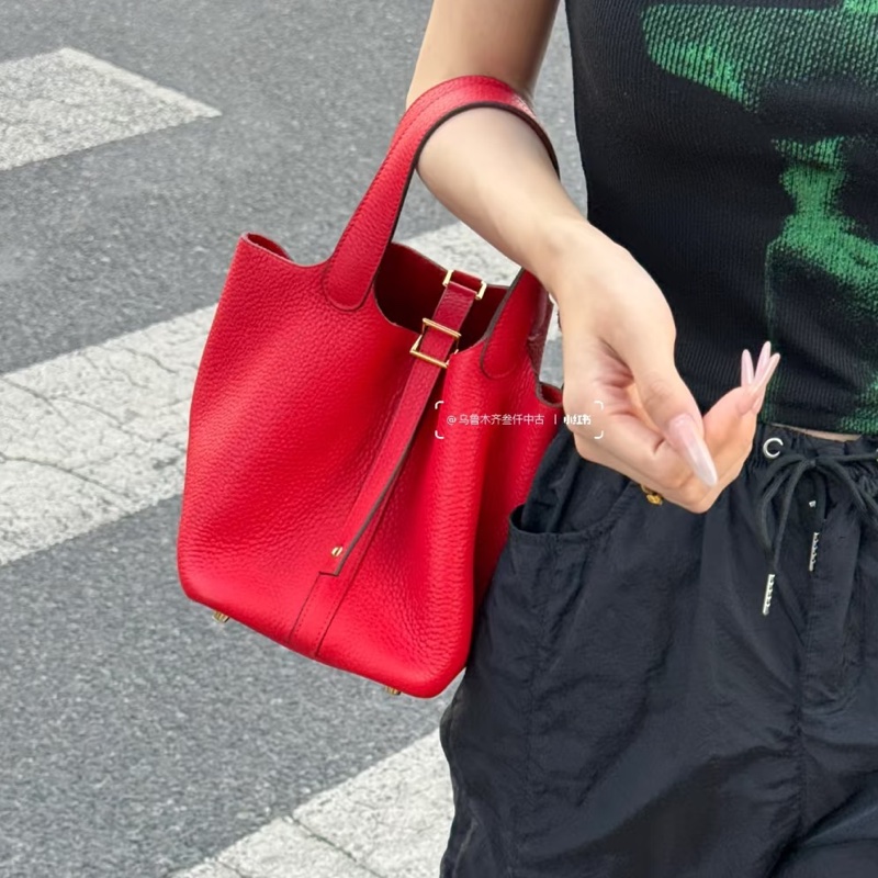 明艷動人😍低價出超划算🆕Hermes愛馬仕蕃茄紅銀扣菜籃子18手提包-3