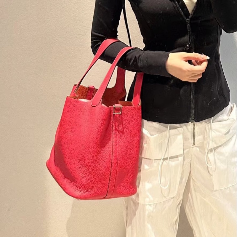 明艷動人😍低價出超划算🆕Hermes愛馬仕蕃茄紅銀扣菜籃子18手提包-4