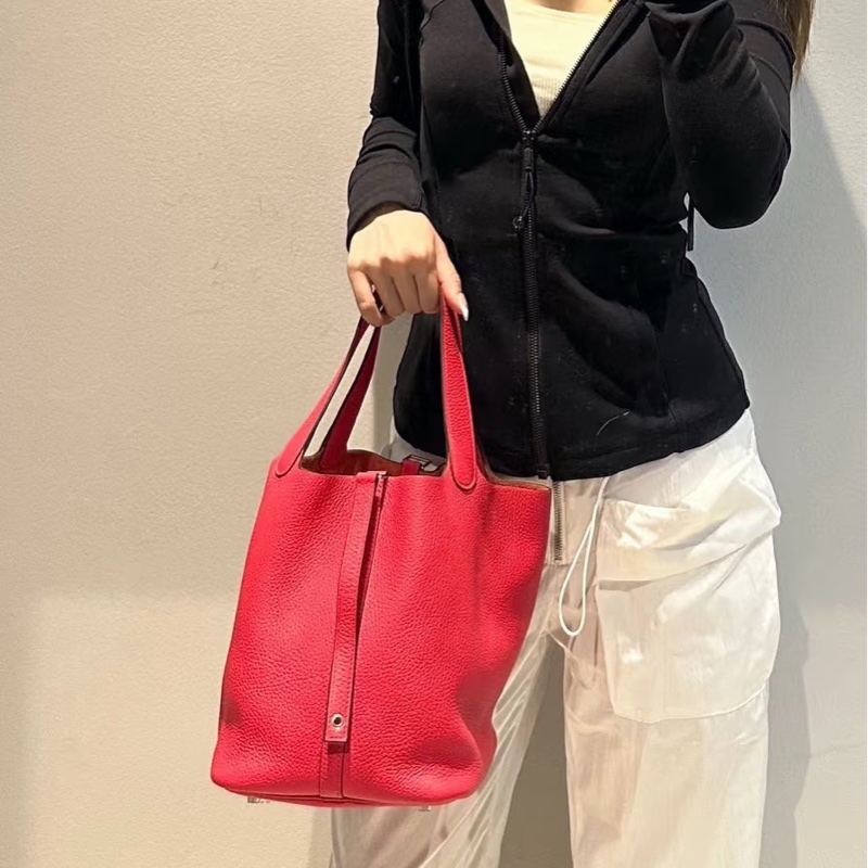 明艷動人😍低價出超划算🆕Hermes愛馬仕蕃茄紅銀扣菜籃子18手提包-5