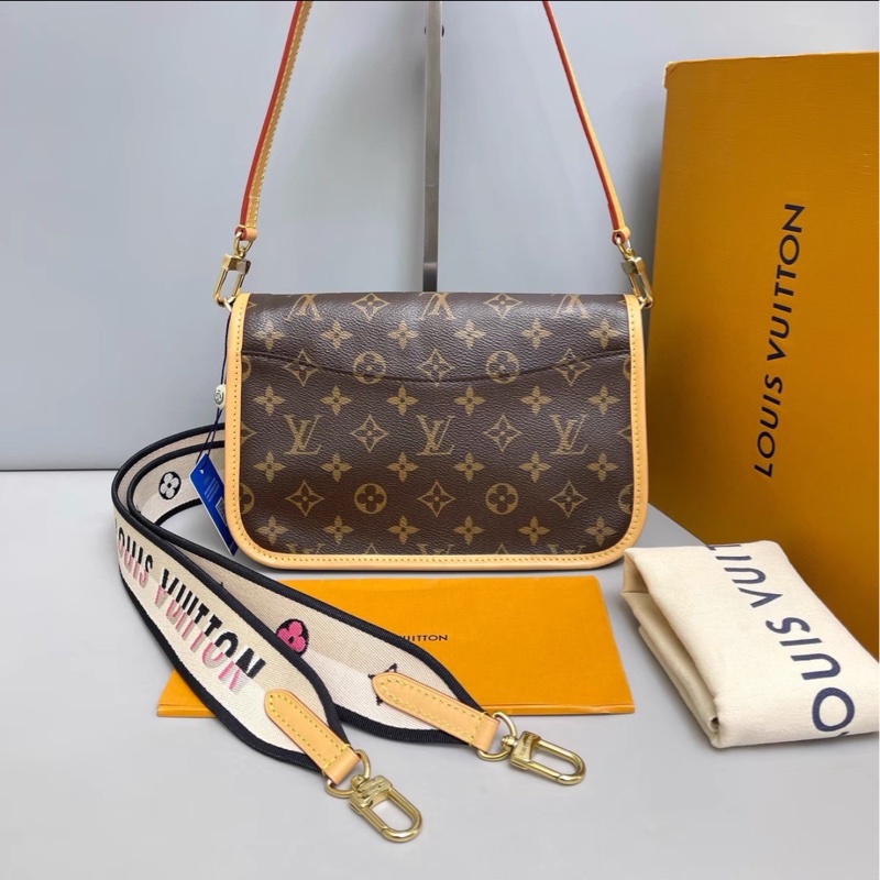 一包難求🔥99新🆕Lv路易威登老花Diane黑背帶法棍包單肩斜挎包-11