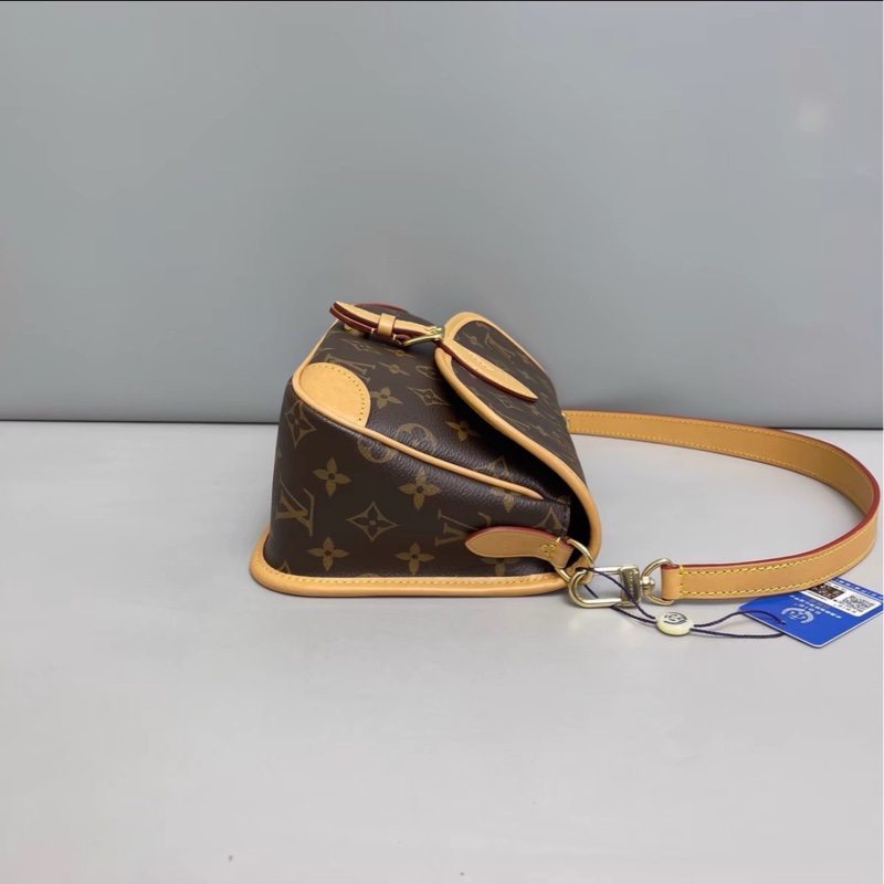 一包難求🔥99新🆕Lv路易威登老花Diane黑背帶法棍包單肩斜挎包-12