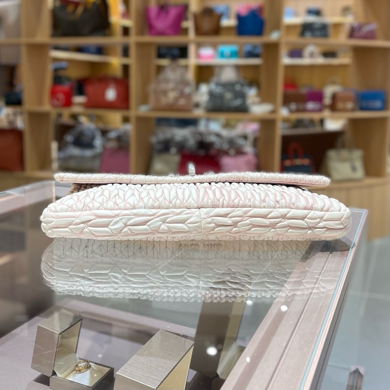 miumiu藕粉色水钻包中号-5