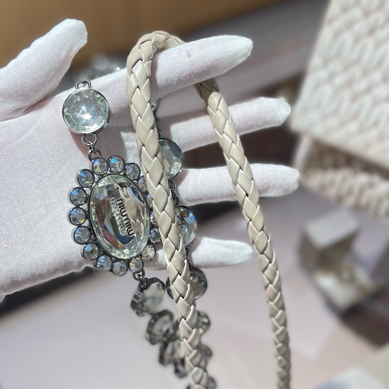 miumiu藕粉色水钻包中号-8