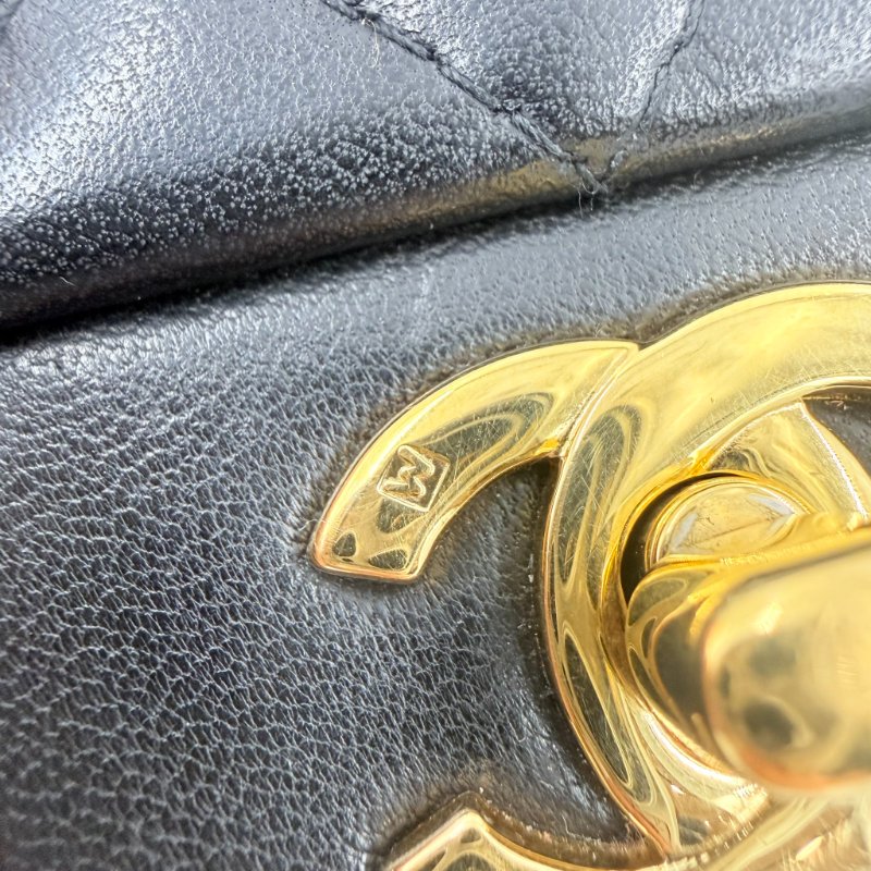 CHANEL - CHANEL黑色金釦菱格羊皮方胖╻ 17cm-15