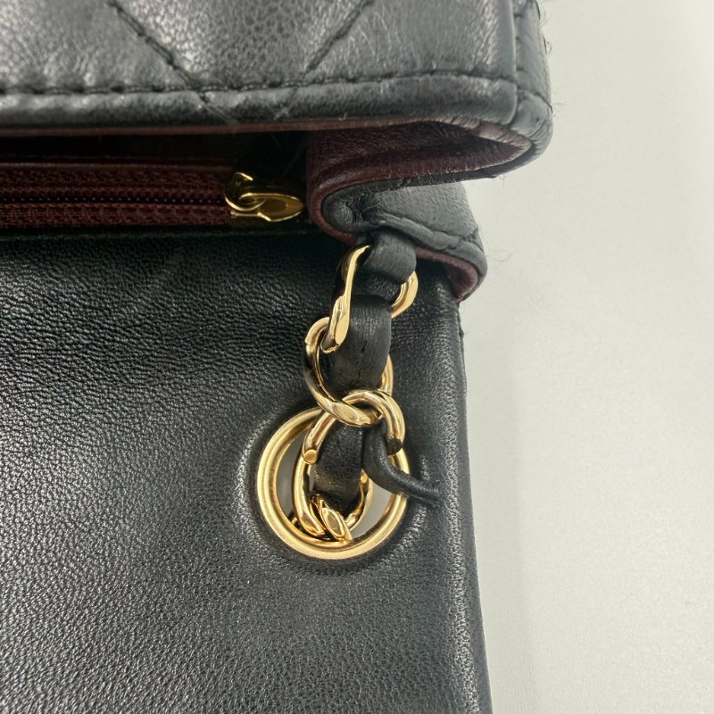 CHANEL - CHANEL黑色金釦菱格羊皮方胖╻ 17cm-20